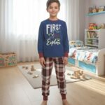 Dečija muška pidžama sa printom „Find & Explore“, karirane pantalone, 100% pamuk, veličine 2–14